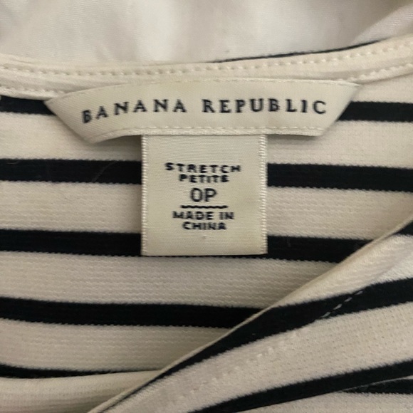 Banana Republic Women’s Petite Shirt - Picture 2 of 2